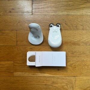 NuFACE Trinity + Wrinkle
Reducer attachment bundle (O/ S)